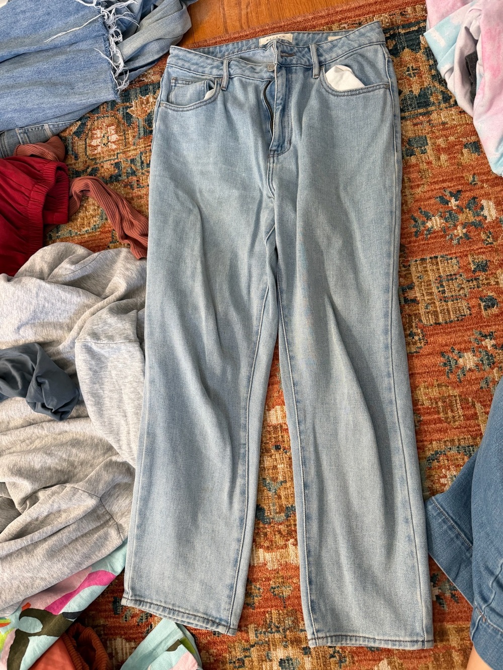 Pacsun Light Wash Mom Jean. Size 29